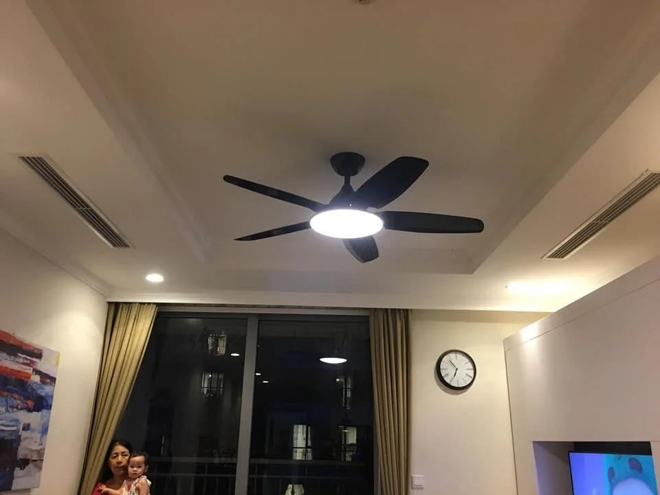 Quạt trần đèn trang trí phòng khách chung cư HT- 810